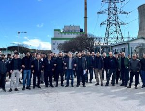 Ücretsiz izine çıkarılan işçiler eylem başlattı