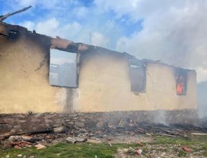 Yürek yakan olay! Alevlerin arasında can verdi