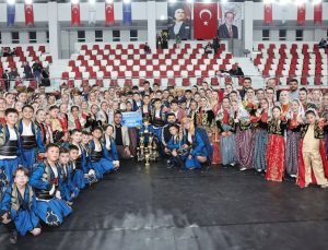 Kütahya’da halk oyunları coşkusu yaşandı