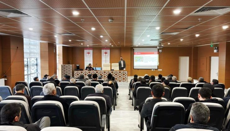 Çiftçilere zirai ilaç eğitimi