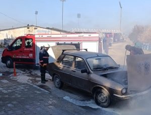 Seyir halinde alev aldı