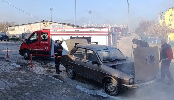 Seyir halinde alev aldı