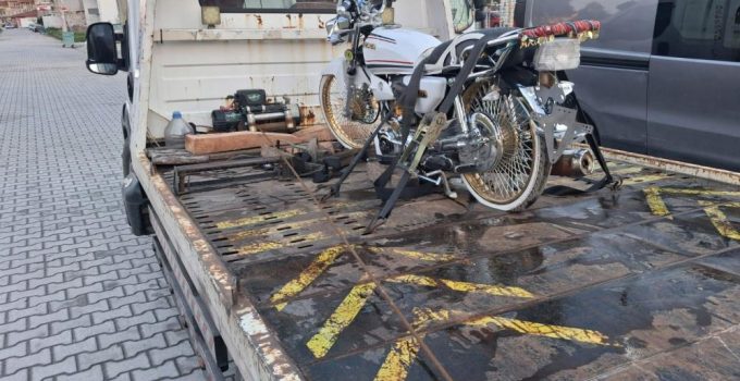 ‘Dur’ ihtarına uymayan ehliyetsiz ve plakasız sürücüye 326 bin TL ceza