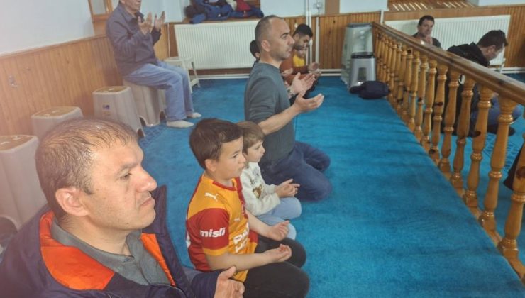 Okul saldırısında hayatını kaybedenler için mevlit okutuldu