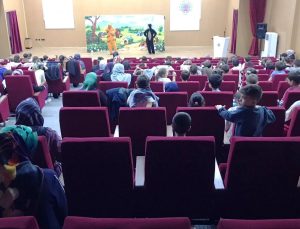 Minik Kur’an kursu öğrencileri tiyatroyla buluştu