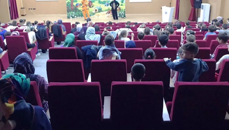 Minik Kur’an kursu öğrencileri tiyatroyla buluştu