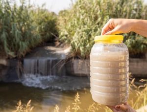 Gediz Nehri’ndeki kirlilik dudak uçuklatıyor