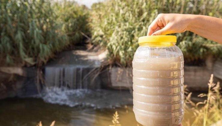 Gediz Nehri’ndeki kirlilik dudak uçuklatıyor