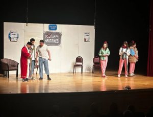 ‘Keçileri Kaçırıyorum’ tiyatro oyununa yoğun ilgi