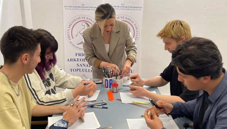 DPÜ’de öğrencilere arkeolojik çizim teknikleri öğretildi