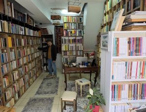 Sahaf Kesmegülü’nden gençlere çağrı: ‘Kitap Kokusu Dijitalde Yok’