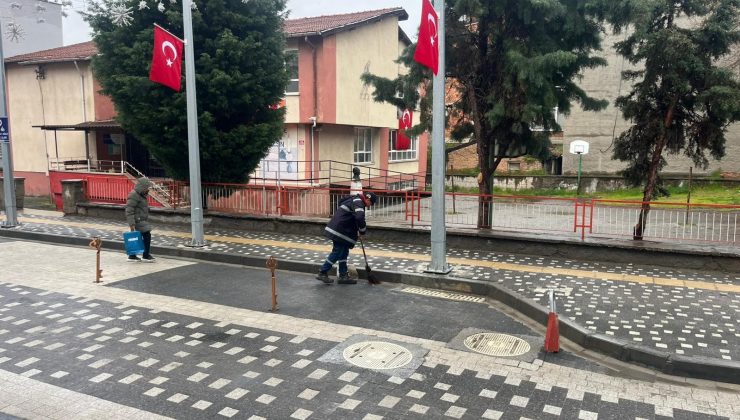 Belediye işçisinin bayrak duyarlılığı