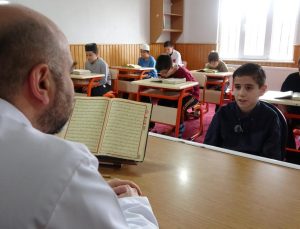 11 yaşındaki Ömer 8 ayda hafız oldu