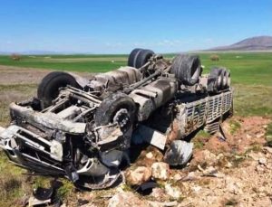 Kontrolden çıkarak devrilen kamyonun sürücüsü yaralandı