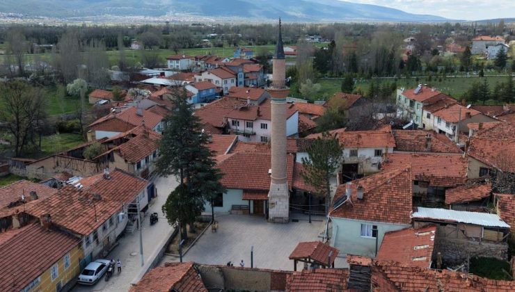 Restore edilen caminin duvarından ayrı bir tarih daha çıktı