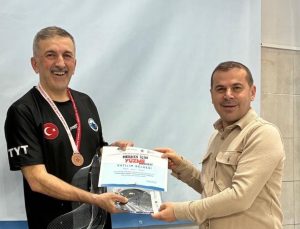 Tavşanlılı yüzücü Türkiye üçüncüsü oldu