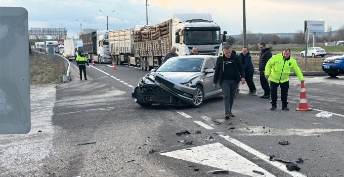 Yoncalı Kavşağında yürekler ağza geldi: 2 yaralı
