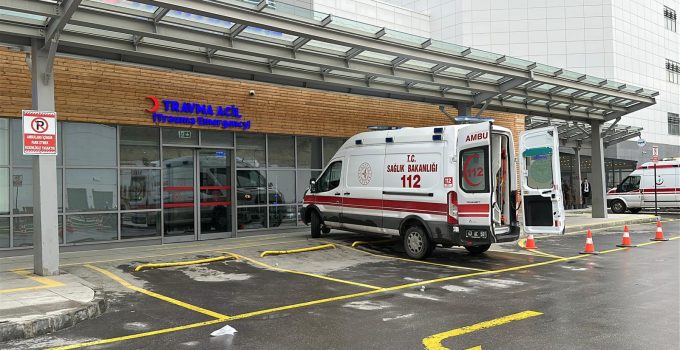 Alacak verecek kavgasında baba oğlunu bıçakladı