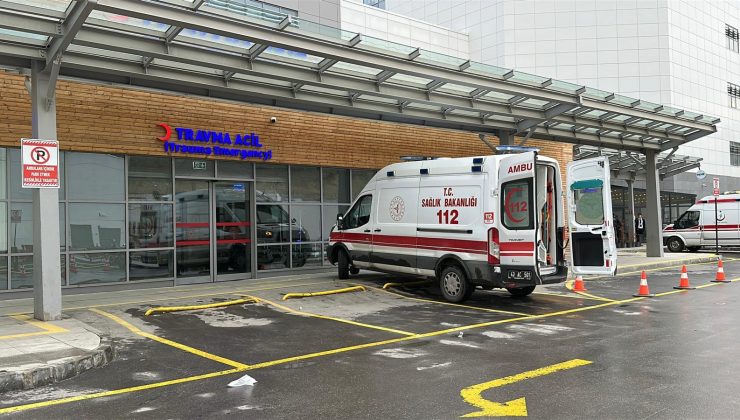 Alacak verecek kavgasında baba oğlunu bıçakladı