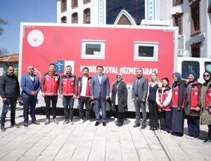 Mobil Sosyal Hizmet Aracı Zafer Meydanı’nda hizmet verdi