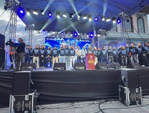 Kupa Zafer Meydanı’nda Kütahyalılarla buluştu