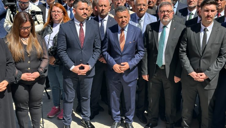 Başkan Türker göreve başladı: ‘Çelme taktılar ama düşmedik’