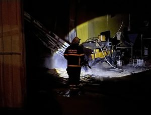 Palet fabrikasında yangın