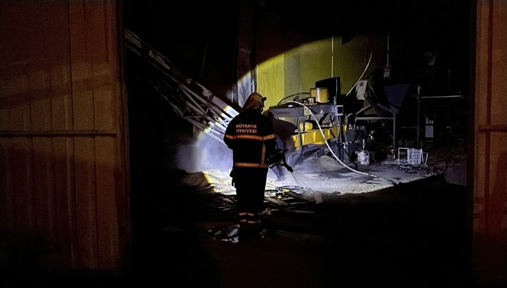 Palet fabrikasında yangın