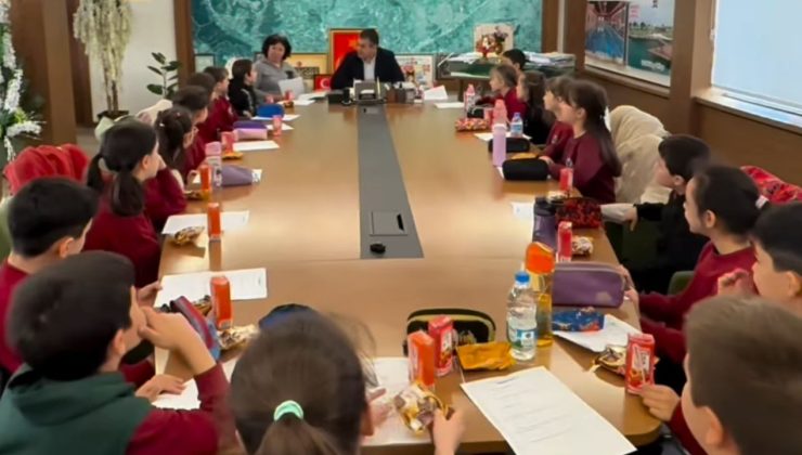 Başkan Akel, miniklerin sorularını yanıtladı