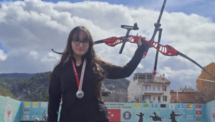 Sosyal Bilimler Lisesi öğrencisinden gururlandıran derece