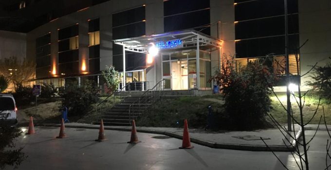 Devrilen traktörün altında kalan çiftçi hayatını kaybetti
