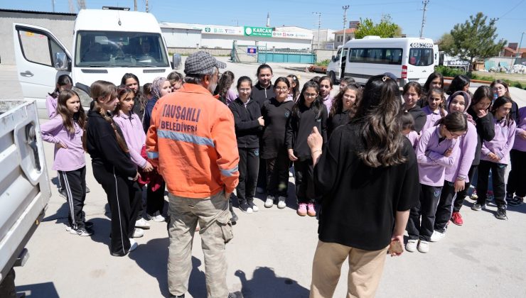 Öğrenciler atıkların geri kazanılmasına şahitlik etti