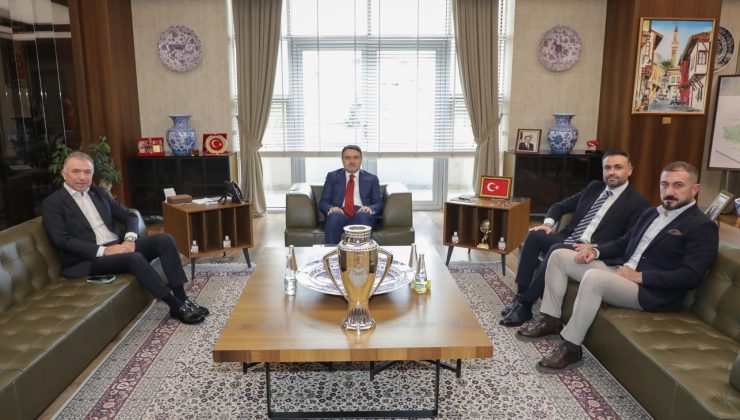 Kütahyaspor yönetimi Vali Musa Işın’ı ziyaret etti
