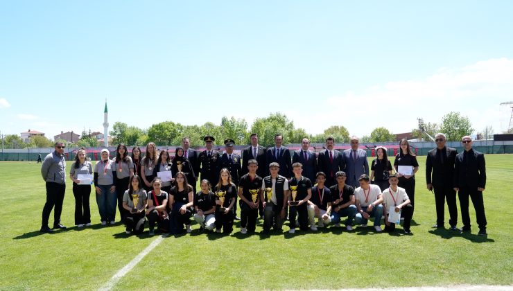 Tavşanlı’da 19 Mayıs coşkulu törenlerle kutlandı