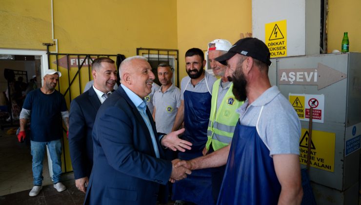 Aşevinde yoğun kurban mesaisi
