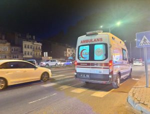 Devrilen motosikletteki 3 kişi yaralandı