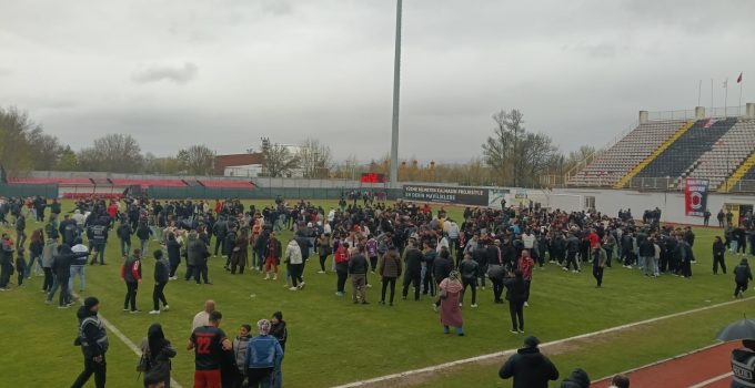 TKİ Tavşanlı Linyitspor ve Tepecikspor 3. Lig yolunda play-off’a kaldı