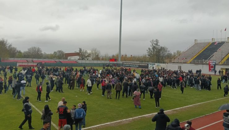 TKİ Tavşanlı Linyitspor ve Tepecikspor 3. Lig yolunda play-off’a kaldı