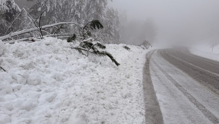 Yüksek kesimlerde kar kalınlığı 60 santimetreye ulaştı