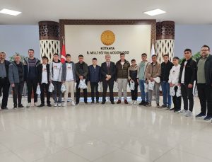 Müdür Mustafa Yılmaz, Bitlisli öğrencileri ağırladı