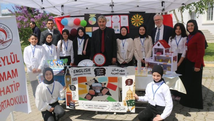 Yabancı dil şenliği renkli görüntülere sahne oldu