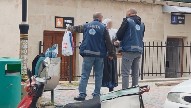 Zabıtaya direnen dilenciyi polis uzaklaştırdı