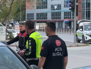 Ehliyetsiz sürücünün çarptığı Endonezyalı kadın yaralandı