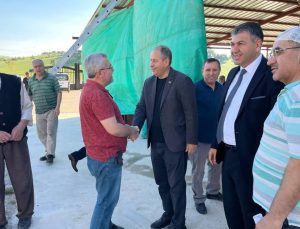 Başkan Akel kesimhanedeki vatandaşlarla bayramlaştı