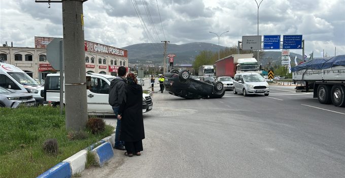 Otomobil takla attı: 2’si çocuk 3 yaralı