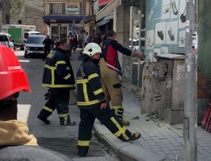 Elektrik trafosunda çıkan yangın paniğe neden oldu