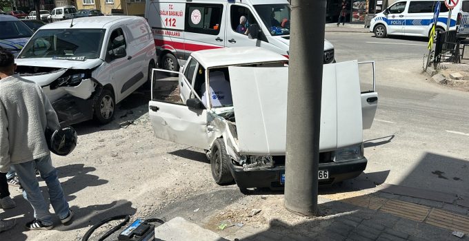 Ehliyetsiz sürücü kaza yaptı: 80 bin lira ceza yedi