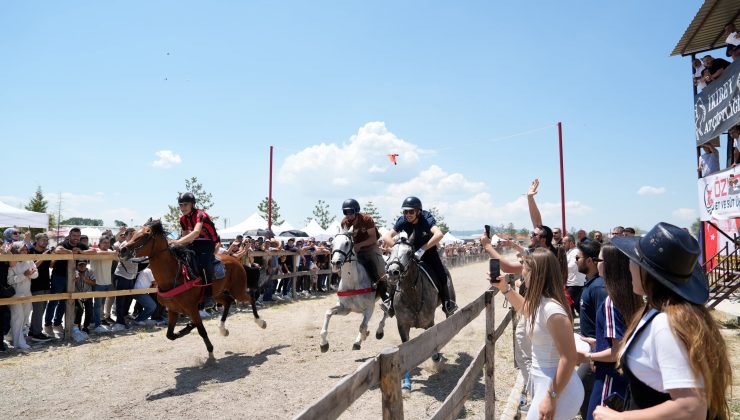 Rahvan at yarışları nefes kesti