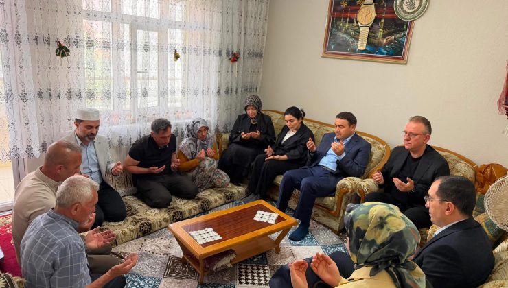 Vali Işın ve Milletvekili Demir’den Muhammet’in ailesine taziye ziyareti