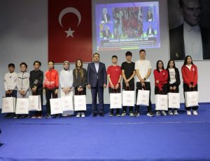 Başarılı sporcular ödüllendirildi